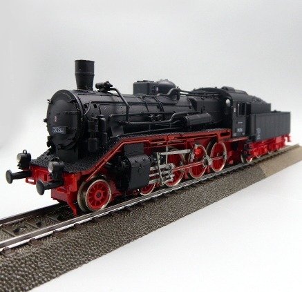 Piko H0 - 蒸汽火車 (1) - BR 38 - DRG