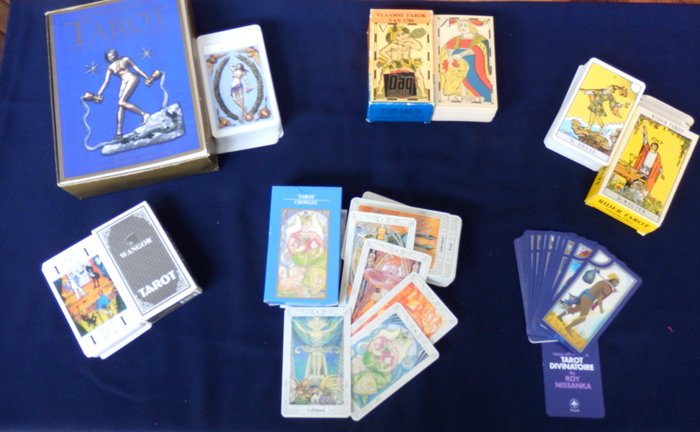 Mooie verzameling van 6 complete spelen met Tarotkaarten - Spielkarten (6) - Karton