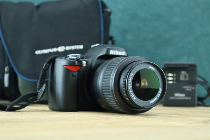 Nikon D60 | Nikon AF-S DX Nikkor 18-55mm 1:3.5-5.6G Cameră reflex digitală (DSLR)