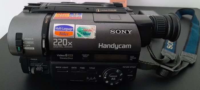 Sony CCD-TR640E PAL. Cameră video analogică