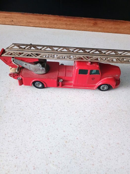Tekno 1:43 - 1 - Modellbil - Scania Fire Ladder Truck - Laget i Danmark