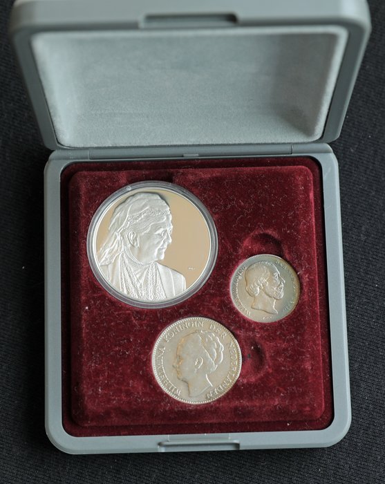 荷兰. Set van Koningin Emma Penning, 1/2 en 1 Gulden 1931/1863