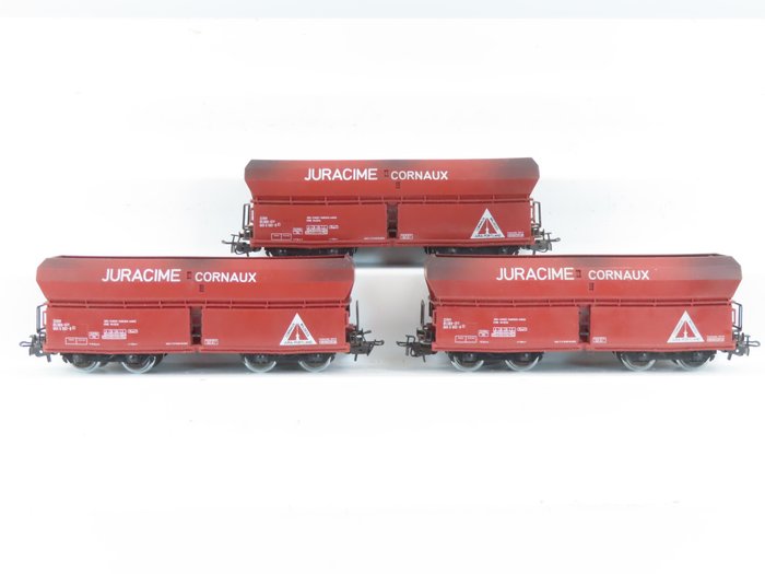 Märklin H0 - 4691 - Τρένο μοντελισμού μεταφοράς εμπορευμάτων (3) - 3x 4-αξονικό τρέιλερ αυτοφόρτωσης με τύπωμα "Juracement Wildegg". - SBB-CFF