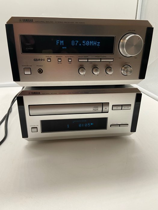 Yamaha - RX-E200 Solid State stereomottaker, CDX-E200 CD-spiller - Hi-fi sett