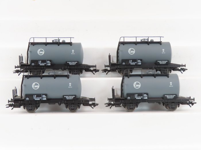 Piko H0 - 57716 - Carrozza merci di modellini di treni (4) - 4x carri cisterna a 2 assi con stampa "EVA". - DB