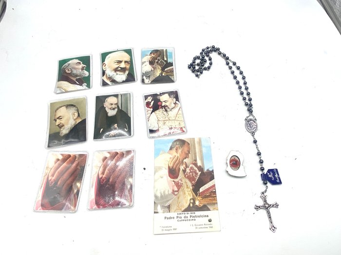 Reliquiario (11) - 10 Reliquiari  conventuali - Ex Indumentis e n. 1 rosario tutti del Santo Padre Pio da Pietralcina - - 2000-2010