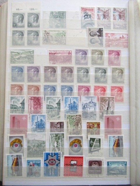 Lumea  - Inclusiv America de Sud superbă, colecție de timbre