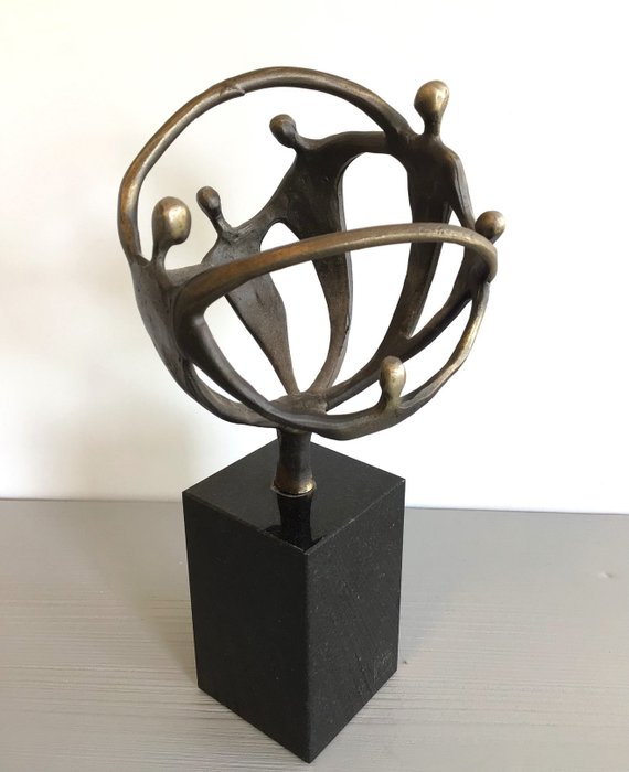 Corry Ammerlaan Artihove - sculptuur, “ Communicatie lijnen “ - 20 cm - Legering