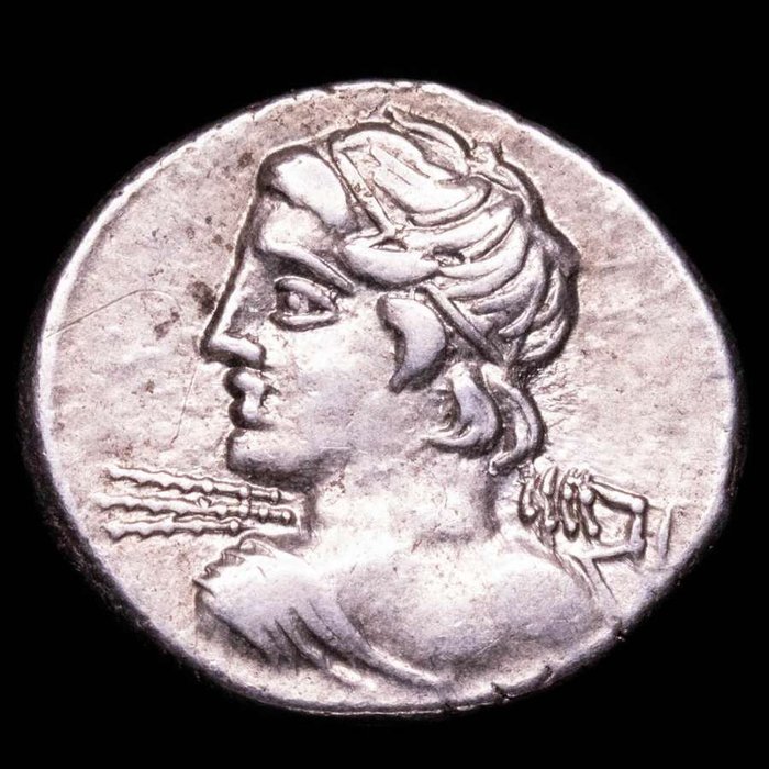 Roman Republic. C. Licinius C.f. Macer. Denarius Rome mint, 84 B.C.  Minerva in fast quadriga right, holding shield and reins in left hand and spear