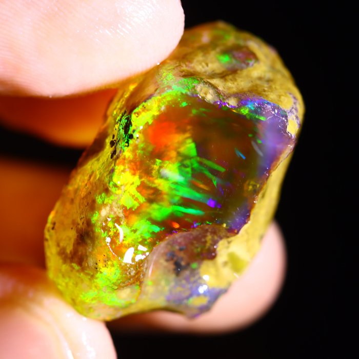 53 ct  - Crystal Opal - Rough- 10.6 g
