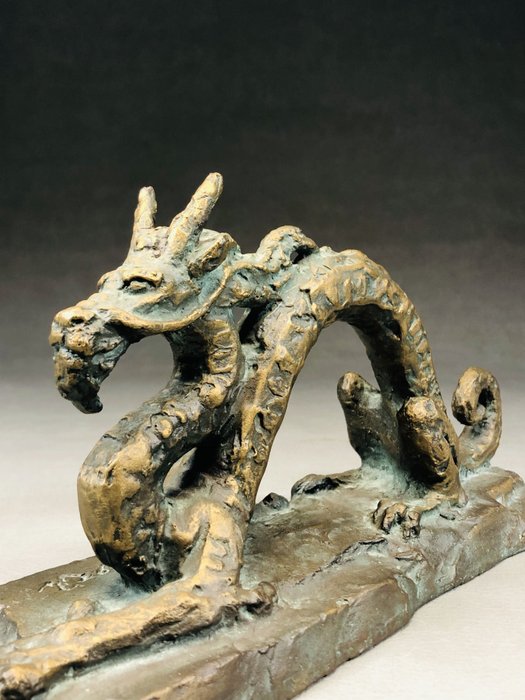 Bronse - Seibo Kitamura 北村西望 - Skulptør Seibo Kitamuras dragepynt i bronse - Showa Periode  (Ingen reservasjonspris)