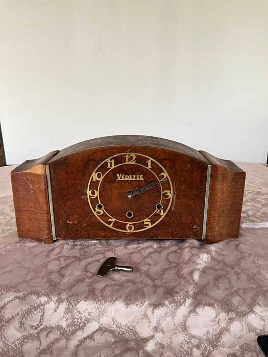 Mantel clock - vedette - Brass, Wood - 1940-1950