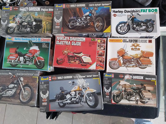 Revell - Matchbox - 1:12 - 9 Harley Davidson bouwdozen