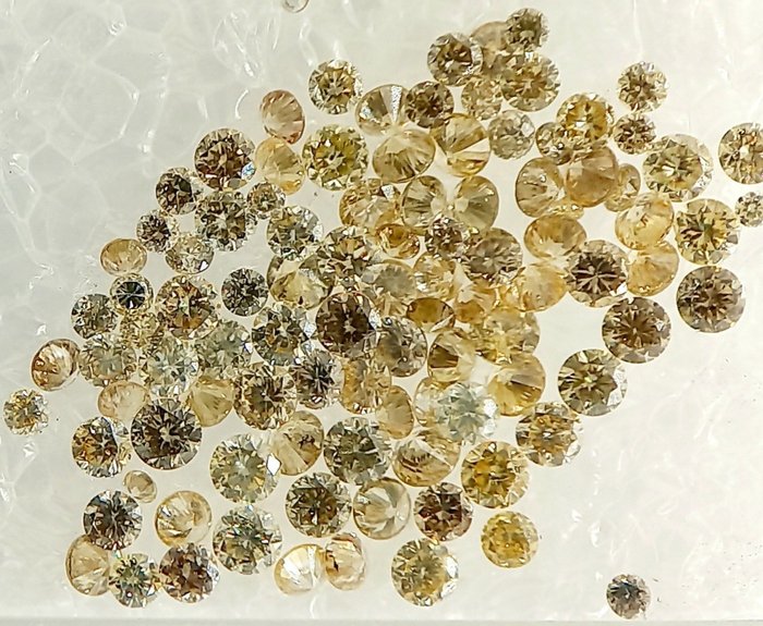 102 pcs 钻石 - 1.28 ct - 明亮型 - 中彩黄带褐 - I1 内含一级, VS1 轻微内含一级, No reserve!