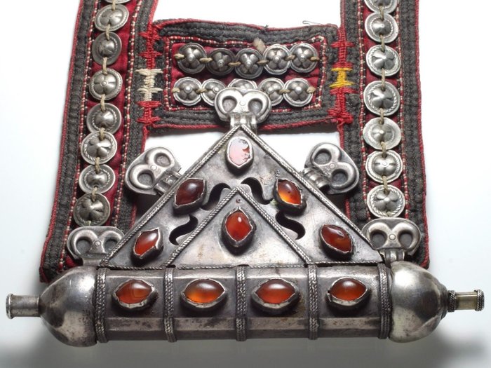 Collar de amuleto Ersari/Turkmenistán - Dinero - Turkmenistán - primera mitad del siglo XX