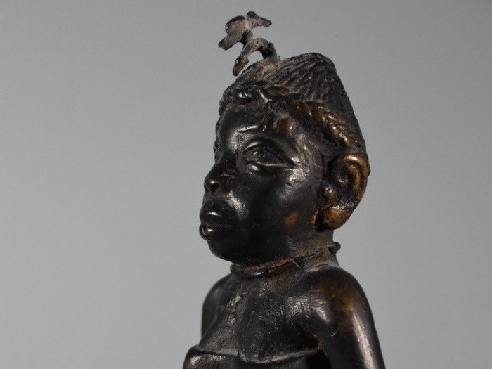 Bronze figure, Edo artist - Nigeria