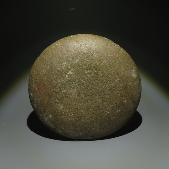 Neolítico Pedra Ferramenta. 3000-1500 AC. 18 cm D.  (Sem preço de reserva)