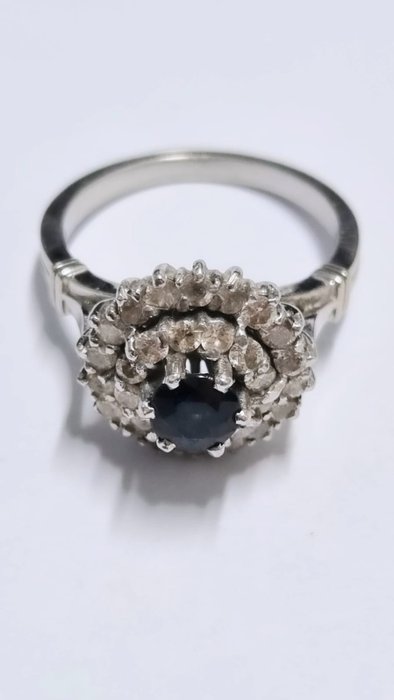 Ring - 18 kt Weißgold Saphir - Diamant 
