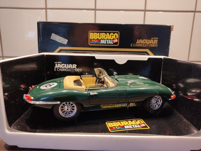 Bburago 1:18 - 1 - 模型敞篷車 - Jaguar E Type Cabrio 1961
