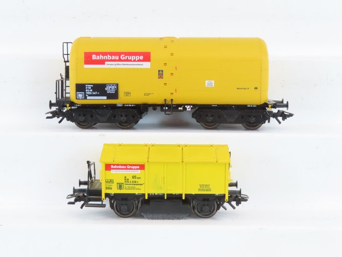 Märklin H0 - 46049.001/49969 - Modellbahn-Güterwagenset (2) - Schienenreinigungswagen und Kesselwagen „Bahnbau Gruppe“ - DB
