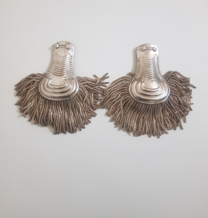 Italy - Carabinieri - Military uniform - Silver plated shoulder pads for large special official Carabinieri uniform - 1970
