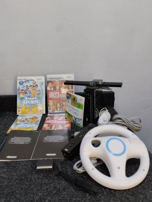 Nintendo Wii - Setti jossa videopelikonsoli ja pelejä