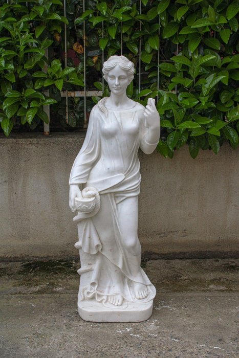 Sculpture, "Dea dei serpenti" - 127 cm - Marbre statuaire blanc
