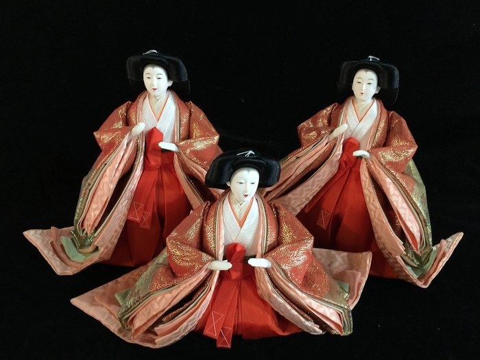 Set of 3 / 三人官女 Three Women / Japanese Vintage 雛人形 HINA Doll Statue Kimono - Seda - Japão  (Sem preço de reserva)