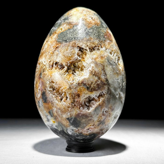 BEZ CENY REZERWOWEJ - Piękny kryształowy kwarc w kształcie jajka na niestandardowym stojaku- Kryształ - Wysokość: 15 cm - Szerokość: 8 cm- 2400 g - (1)