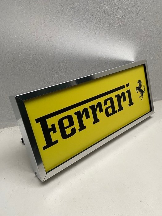 Sign - Modena Classics - Insegna luminosa Ferrari in metallo (1/8)
