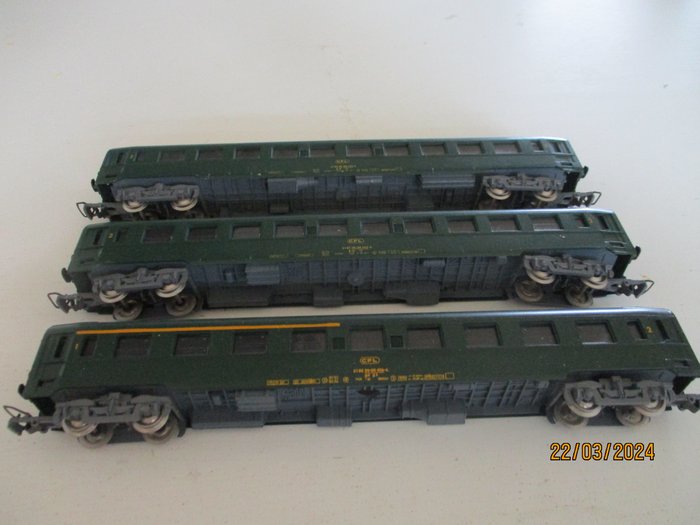 Jouef H0轨 - 5761/5762 - 火车车厢模型 (3) - 3x 车厢类型 UIC A4B5，一等和二等 - CFL