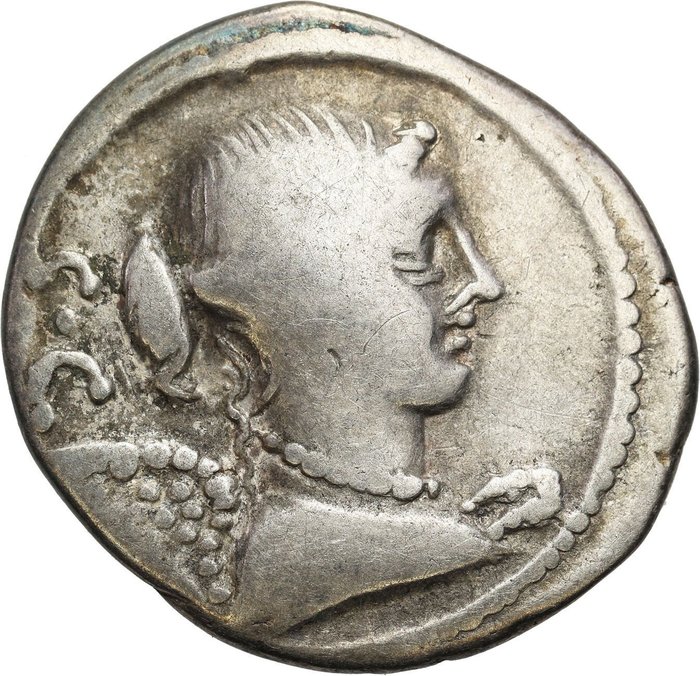 罗马共和国. T.卡西乌斯， 公元前46. Denarius  (没有保留价)