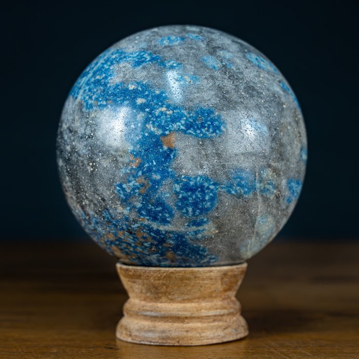 **No reserve price** Natural Rare Blue K2 Sphere- 828.64 g