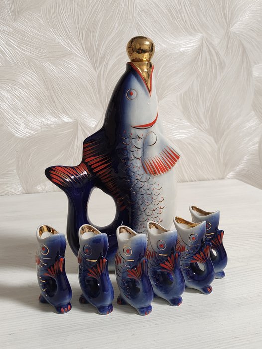 餐具套装 - 波隆斯克艺术陶瓷瓷厂。酒精套装“神奇的鱼”。苏联 - 瓷器 - 瓷