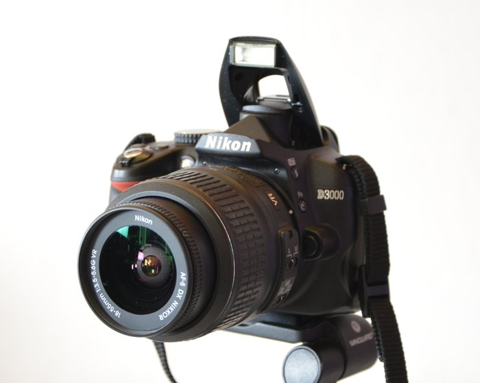 Nikon D3000 + AF-S 18-55 VR Ψηφιακή φωτογραφική μηχανή