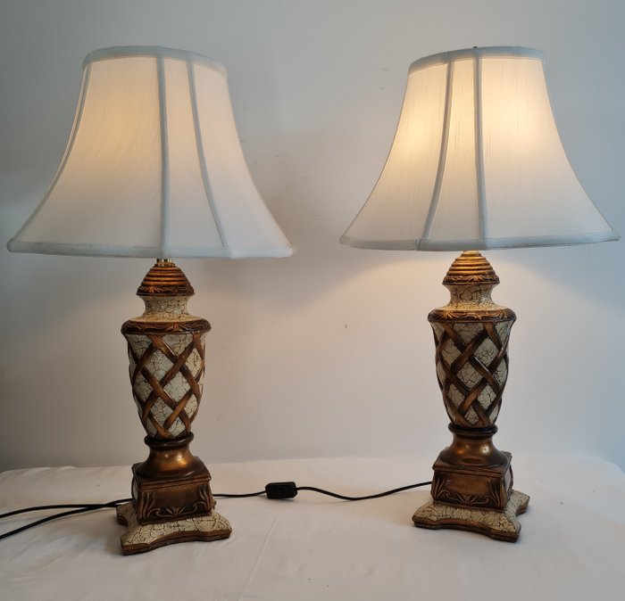 Bordlampe (2) - Kerub lampe - Keramik, lærred