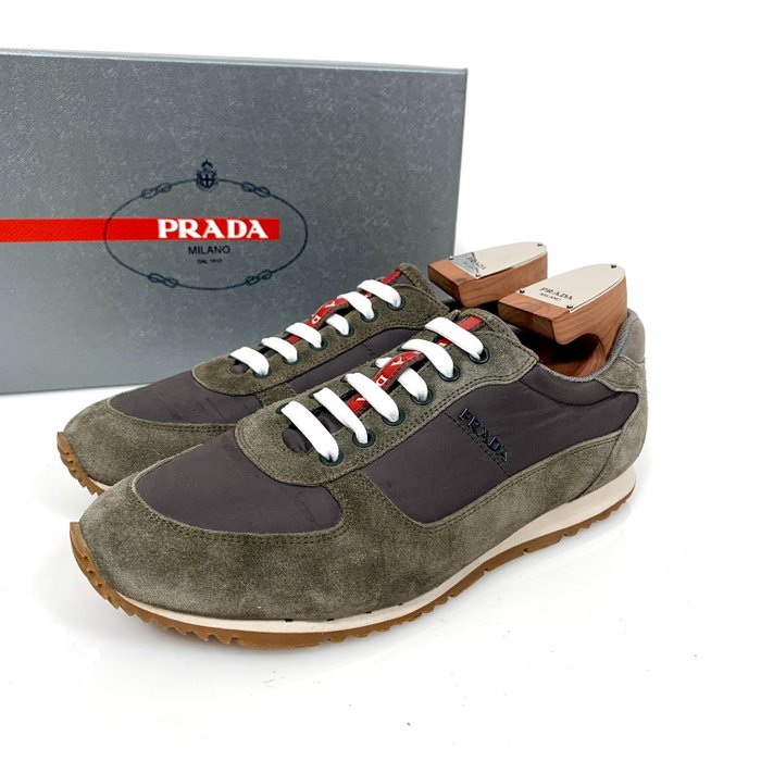 Prada - 低幫運動鞋 - 尺寸: Shoes / EU 41, UK 7