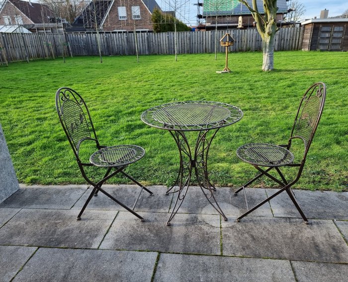 Table with Chairs New - Tisch - Eisen (Gusseisen/ Schmiedeeisen)