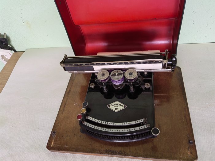 Gundka Werke - Gundka Model III Machine à écrire - Acier