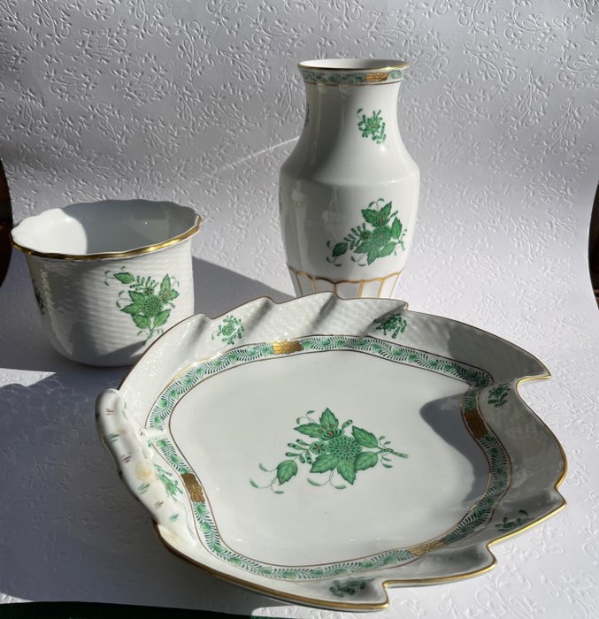 Herend - 碟 (3) - 花瓶、碗、托盤 - 瓷器
