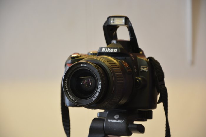 Nikon D40 + AF-S 18-55 G II Appareil photo numérique