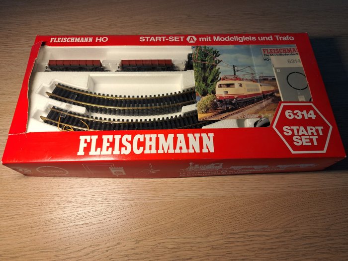 Fleischmann H0轨 - 火车组 (1) - 包含 Modellgeis 和 Trafo 的入门套装