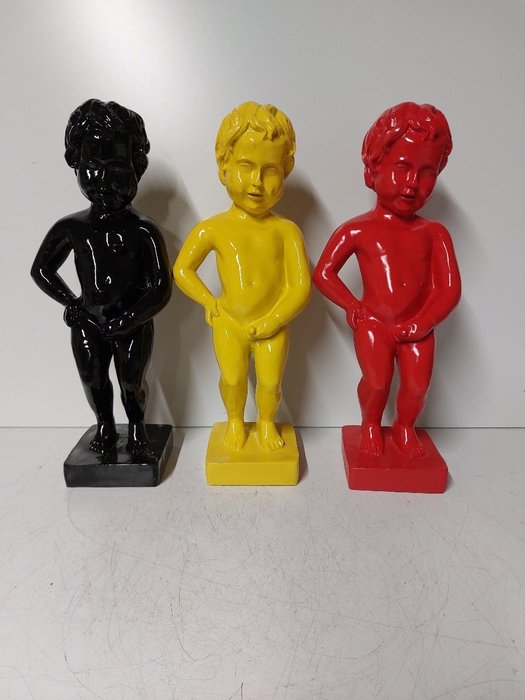 Statue, set of gnomes in the Belgian tricolor - 30 cm - Polyresin