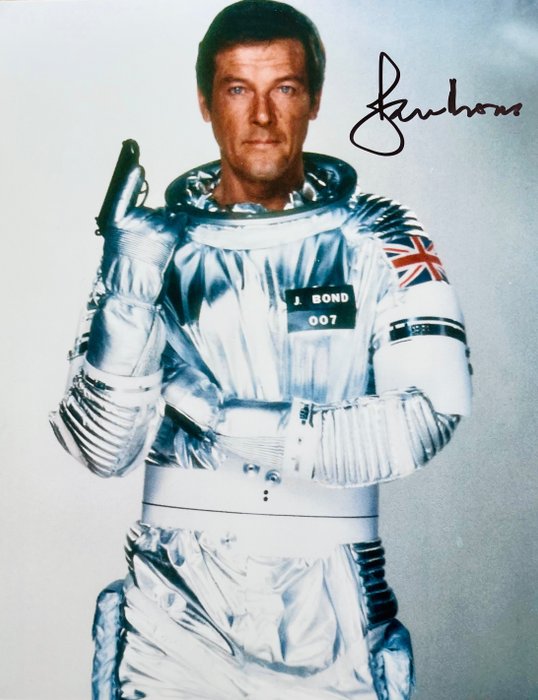 James Bond 007: Moonraker - Roger Moore, signed with COA
