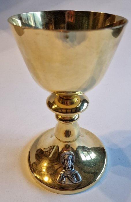 Prachtig vergulde kelk met Christus afkomstig uit Belgisch Klooster - 圣杯 - Gold-plated