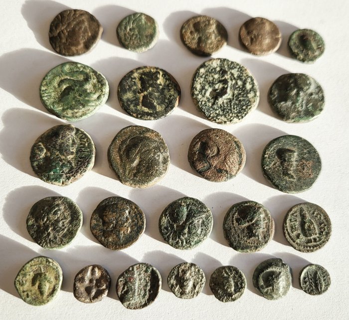 Grecia (antica). Lot van 25 Æ munten 3e - 1e eeuw voor Chr.  (Senza Prezzo di Riserva)