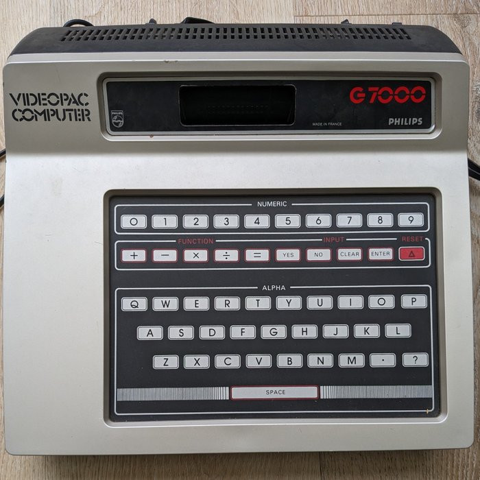 Philips G7000 - Set aus Videospielkonsole + Spielen