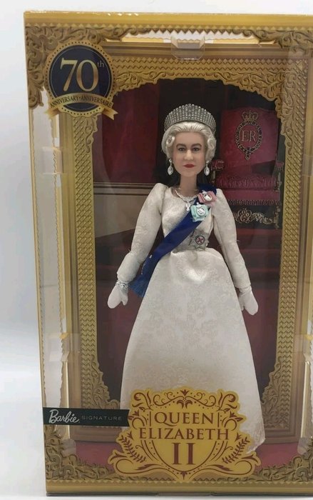 Mattel  - Boneca Barbie Queen Elizabeth II Platinum Jubilee - Depois de 2020