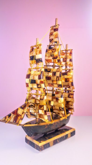 Båd Sejlbåd model Baltic Amber mosaik - Rav - 20 cm - 18 cm