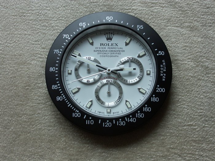 Ceas de perete - Concesionar Dayto - Modern - Sticlă, foaie - 2000-2010